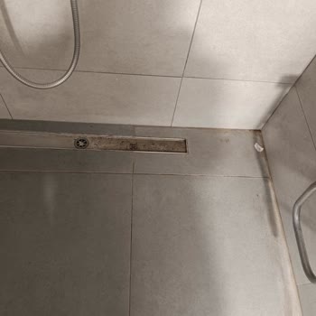İzmir Bayraklı Şehir Hastanesi Hastanede Yetersiz Temizlik Uygulamaları