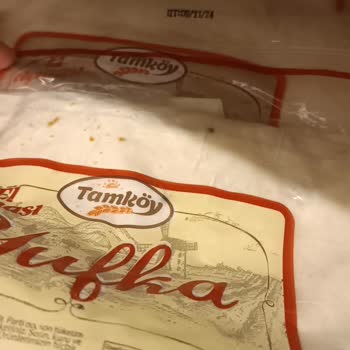Market Dolabında Küflenen Yufkalar