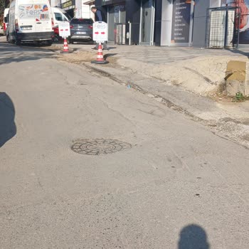 Tuzla'da Esnafın Yol Çilesi