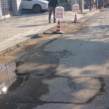 Tuzla'da Esnafın Yol Çilesi
