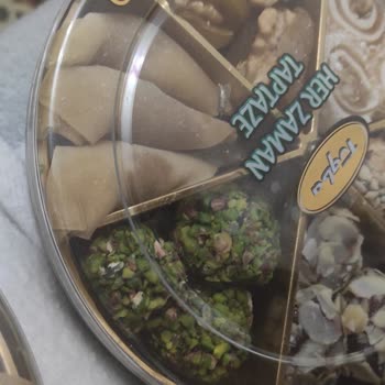 Tuğba Kuruyemiş'te Böcekli Lokum Şoku