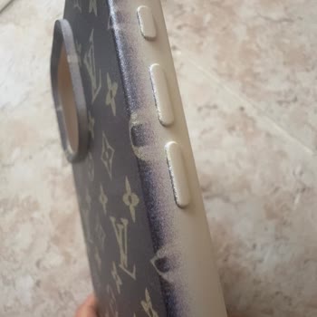 Kalitesiz Kılıf Ve İletişimsiz Hizmet