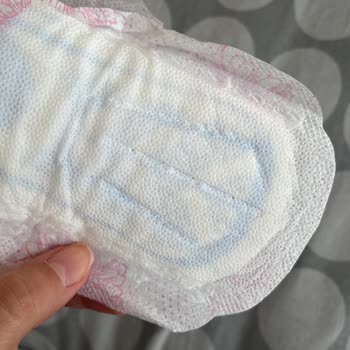 Kotex Pedlerde Rahatsız Edici Kırmızımsı Noktalar
