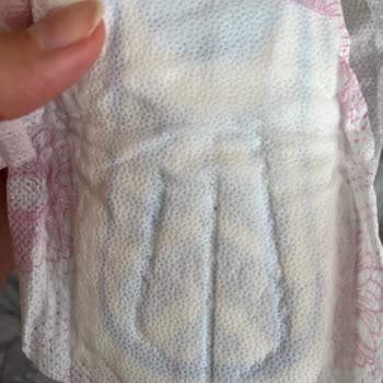 Kotex Pedlerde Rahatsız Edici Kırmızımsı Noktalar