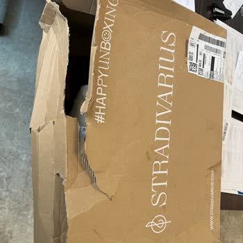 Stradivarius'tan Gelen Kargo Şoku
