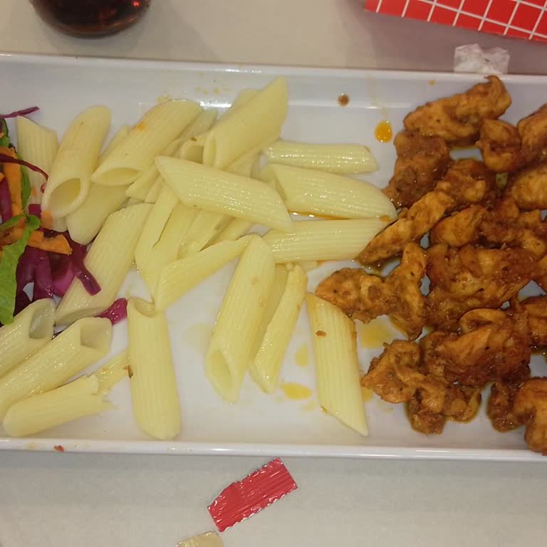 Big Food Bigfood Restoranında Hayal Kırıklığı: Bayat Makarna Ve Tadı Eksik Tavuk