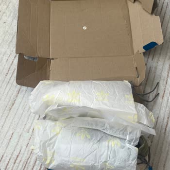 Özensiz Paketleme Ve Ezilmiş Ayakkabı Sorunu