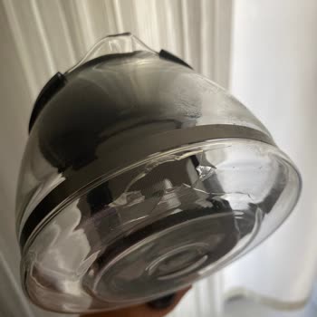 Kırık Çıkan Kahve Makinesi Parçası Ve İlgisizlik
