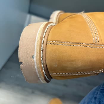 Caterpillar Botların Topuğunda Taş Sorunu