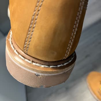 Caterpillar Botların Topuğunda Taş Sorunu