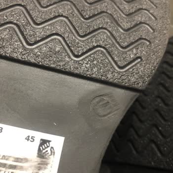 Yanlış Numaralı Ayakkabı Ve İletişim Sorunu