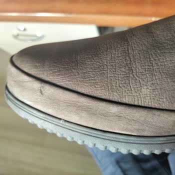 FLO'dan Gelen Ayakkabı Çiftinde Hayal Kırıklığı