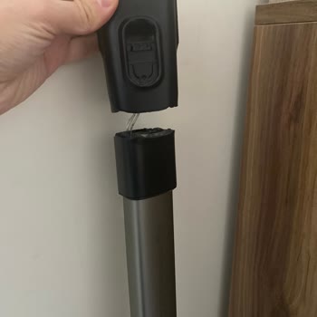 Kendi Kendine Kopan Düğme Ve Süpürme Sırasında Kırılma Sorunu