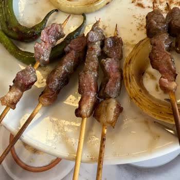 Mehmet Zengin Köftecisi Çiğ Çöpşiş Sorunu Ve Personel Tavrı!