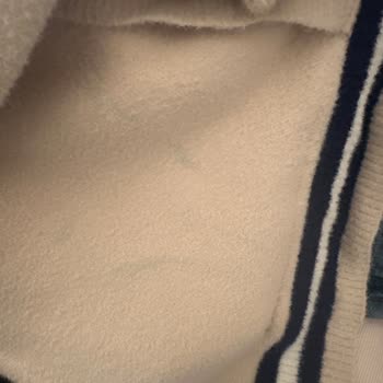 Butikten Alınan Hırkaların Renk Sorunu