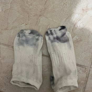 Kaliteli Diye Aldığım Ayakkabı Boya Veriyor