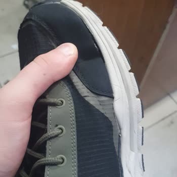 Skechers Botlarda Beklenmedik Kalite Sorunu