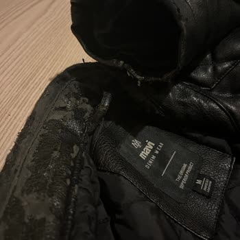 Mavi Ceket Hayal Kırıklığı: Kalitesiz Ürünler Güvenimi Sarsıyor