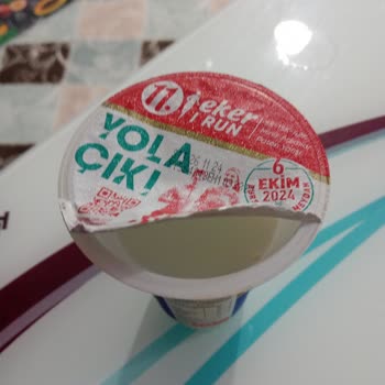 Eker Ayran Kutularında Ekşi Tat Ve Siyahımsı Çamur Şoku