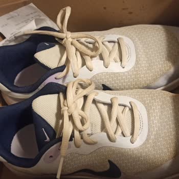 Deichmann'dan Aldığım Nike Ayakkabının Kalitesizliği