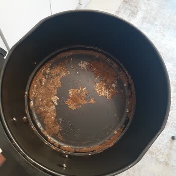 Kiwi Airfryer Boyası Döküldü Ve Paslandı