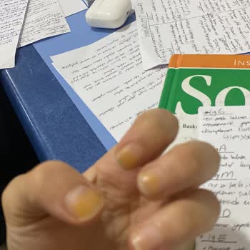Pastel Oje Sonrası Tırnakta Sarı Lekeler