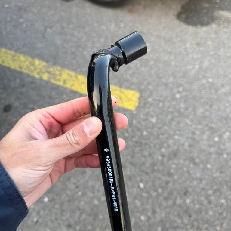 Megane 4 Bijon Anahtarı Kullanılmadan Yamuldu