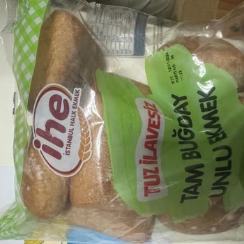 Tarihi Geçmiş Küflü Ekmek Ve İlgisiz Müşteri Hizmetleri