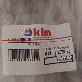 Kim Market Karnabahar Sapıyla Birlikte Tartılıyor!