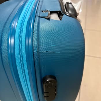 AJet Flug VF-4290 – Gepäck beschädigt und keinerlei Unterstützung