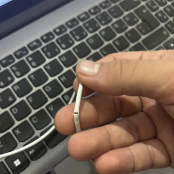 Kırık Ve Yapıştırıcı Kalıntılı Magsafe Kablosu Mağduriyeti
