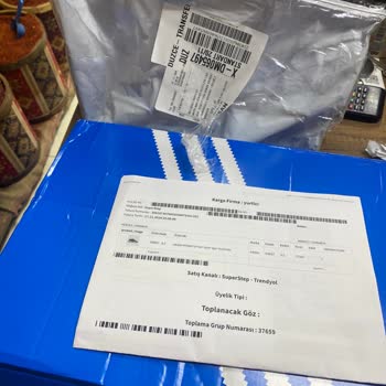 Yıpranmış Ayakkabı Kutusu Ve Yetersiz Müşteri Hizmetleri