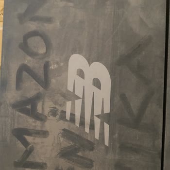 Amazon'dan Kirli Ve Geç Gelen Kargolarla Yaşanan Hayal Kırıklığı!