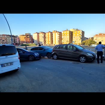 Mercedes Benz Reparatur verzögert sich seit Monaten – Teile immer noch nicht geliefert