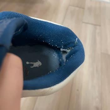 İki Ayda Yırtılan Nike Ayakkabıya Tepki