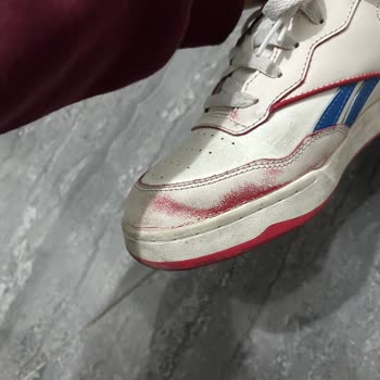 Reebok Ayakkabıda Renk Değişimi Sorunu