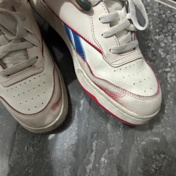 Reebok Ayakkabıda Renk Değişimi Sorunu