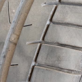 Petlas Lastiklerde Kılcal Çatlak Sorunu