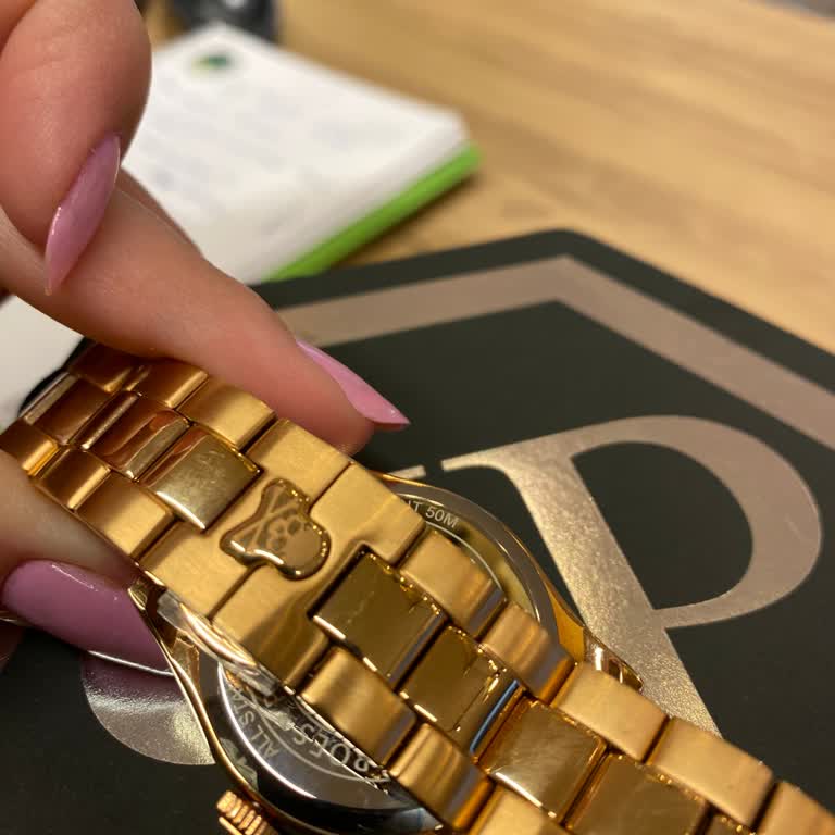 Hediye Saatin Hayal Kırıklığı: Eksik Paketleme Ve Hasarlı Ürün