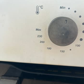 Ankastre Setin Patlaması Ve Sararmasıyla Gelen Korku