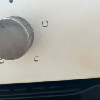 Ankastre Setin Patlaması Ve Sararmasıyla Gelen Korku