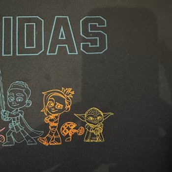 OMO Ekspres Fresh: Kıyafetlerde Kalıcı Lekeler!