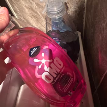 OMO Ekspres Fresh: Kıyafetlerde Kalıcı Lekeler!