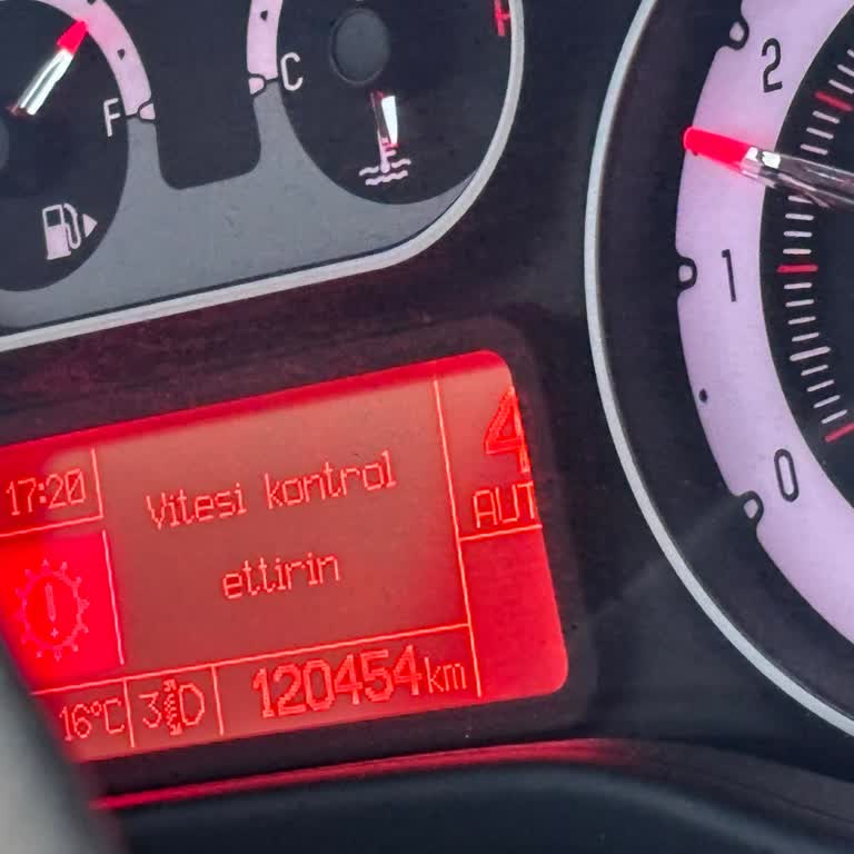 Fiat 500L Vitesten Boşa Düşüyor, Güven Sarsılıyor