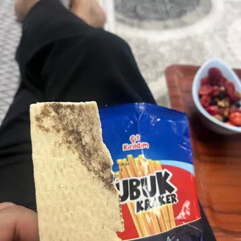 Çubuk Krakerden Çıkan Tehlikeli Parça