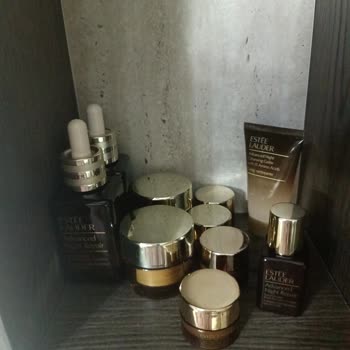 Estee Lauder Ciltte Şişlik Ve Kaşıntı Yapan Ürünler