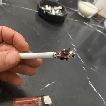 Muratti Sigara Paketinde Odun Şikayeti