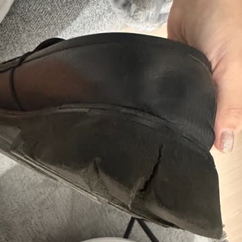 Derimod Ayakkabı: Kalitesiz Ürün Ve Yetersiz Müşteri Hizmeti!