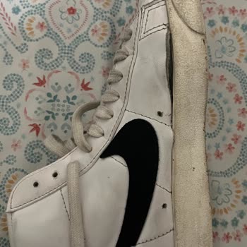 Nike Ayakkabının Yanlarının Açılması Ve Müşteri Memnuniyetsizliği