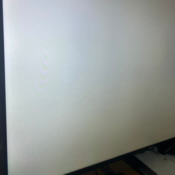 Grundig TV'de Garip Amblem Sorunu